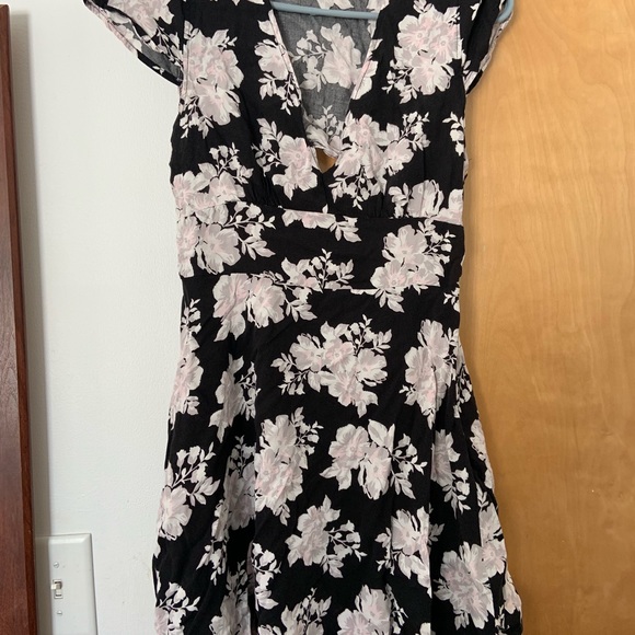 Dress - Picture 1 of 2